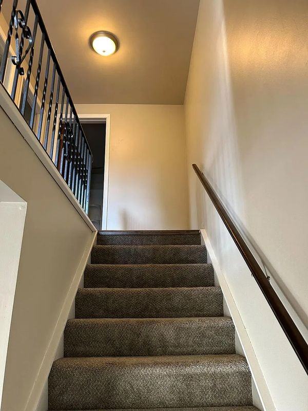 100 Brittany Dr - Photo 2 of 33