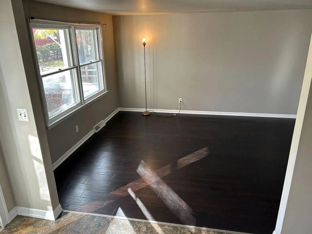 100 Brittany Dr - Photo 5 of 33