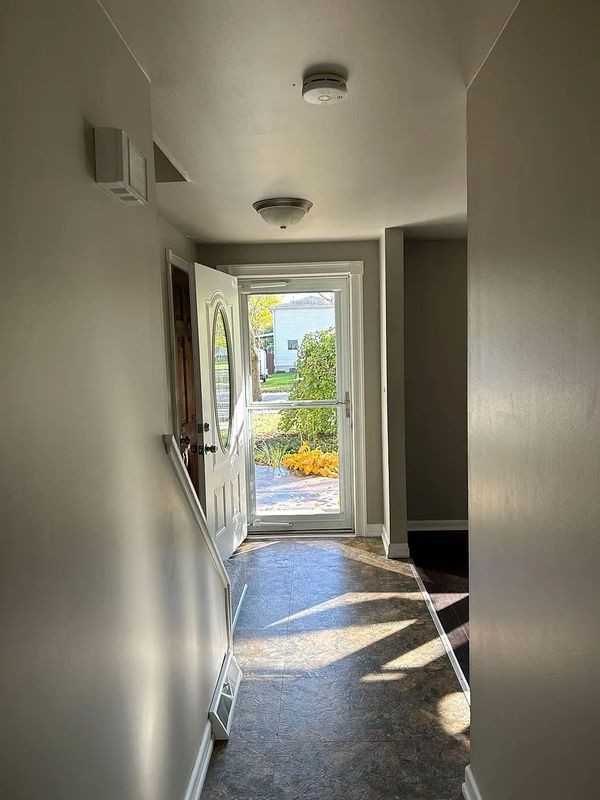 100 Brittany Dr - Photo 6 of 33