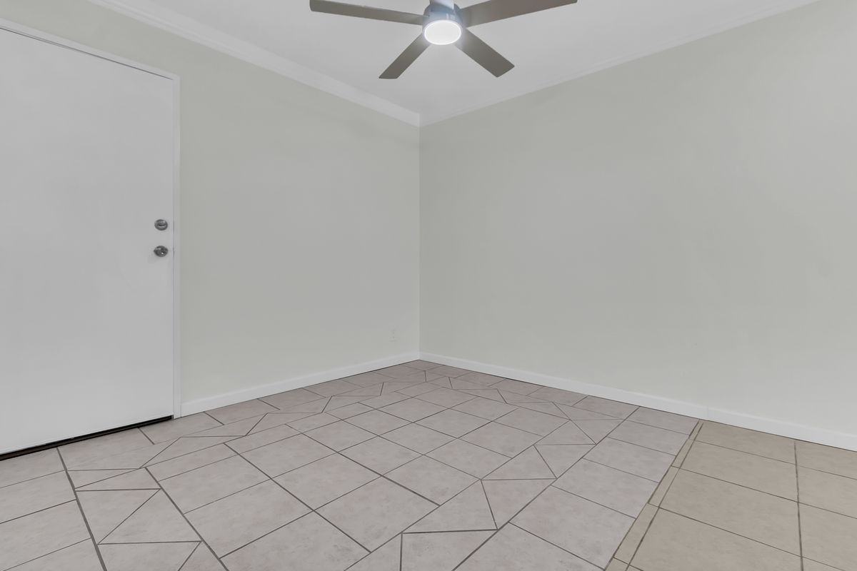 5915 Stafford Ave ##K - Photo 6 of 25