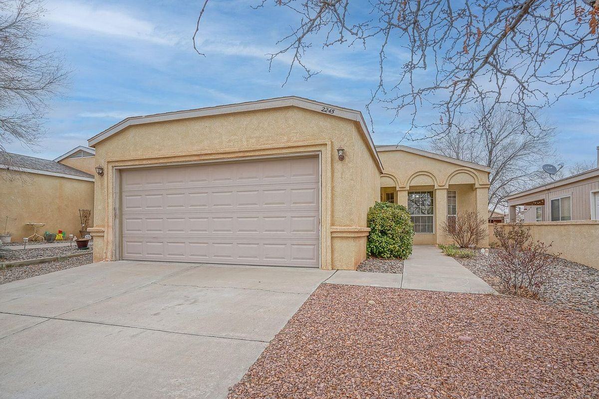 2245 High Desert Cir Ne - Photo 2 of 22