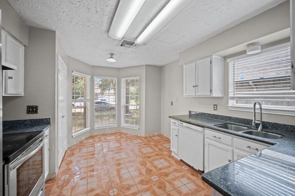 4711 Newpark Dr - Photo 4 of 16