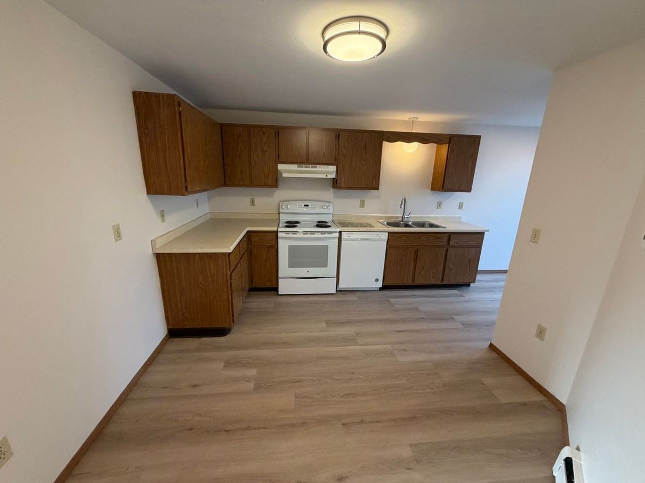 2717 Humboldt Rd - Photo 5 of 24