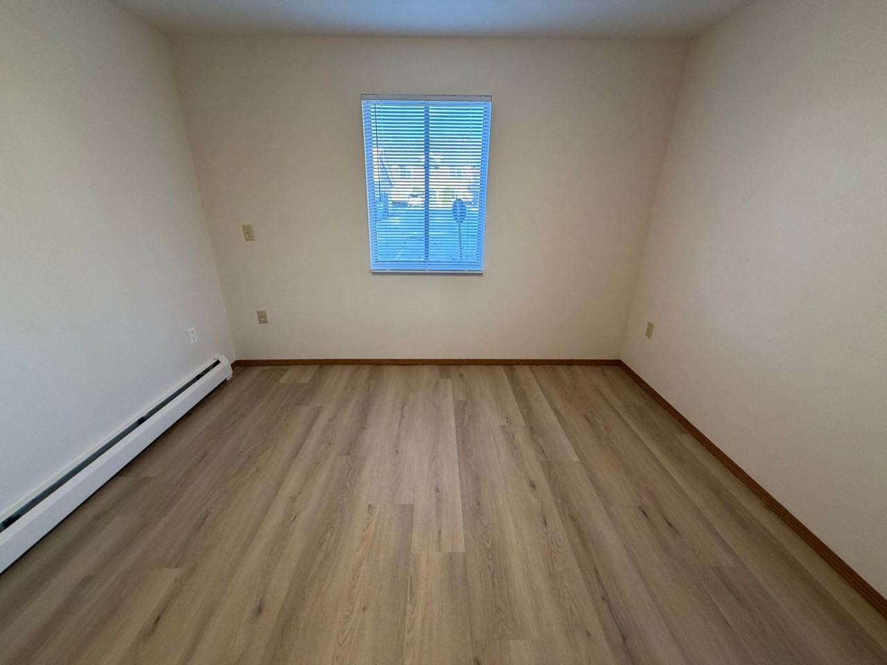 2717 Humboldt Rd - Photo 6 of 24