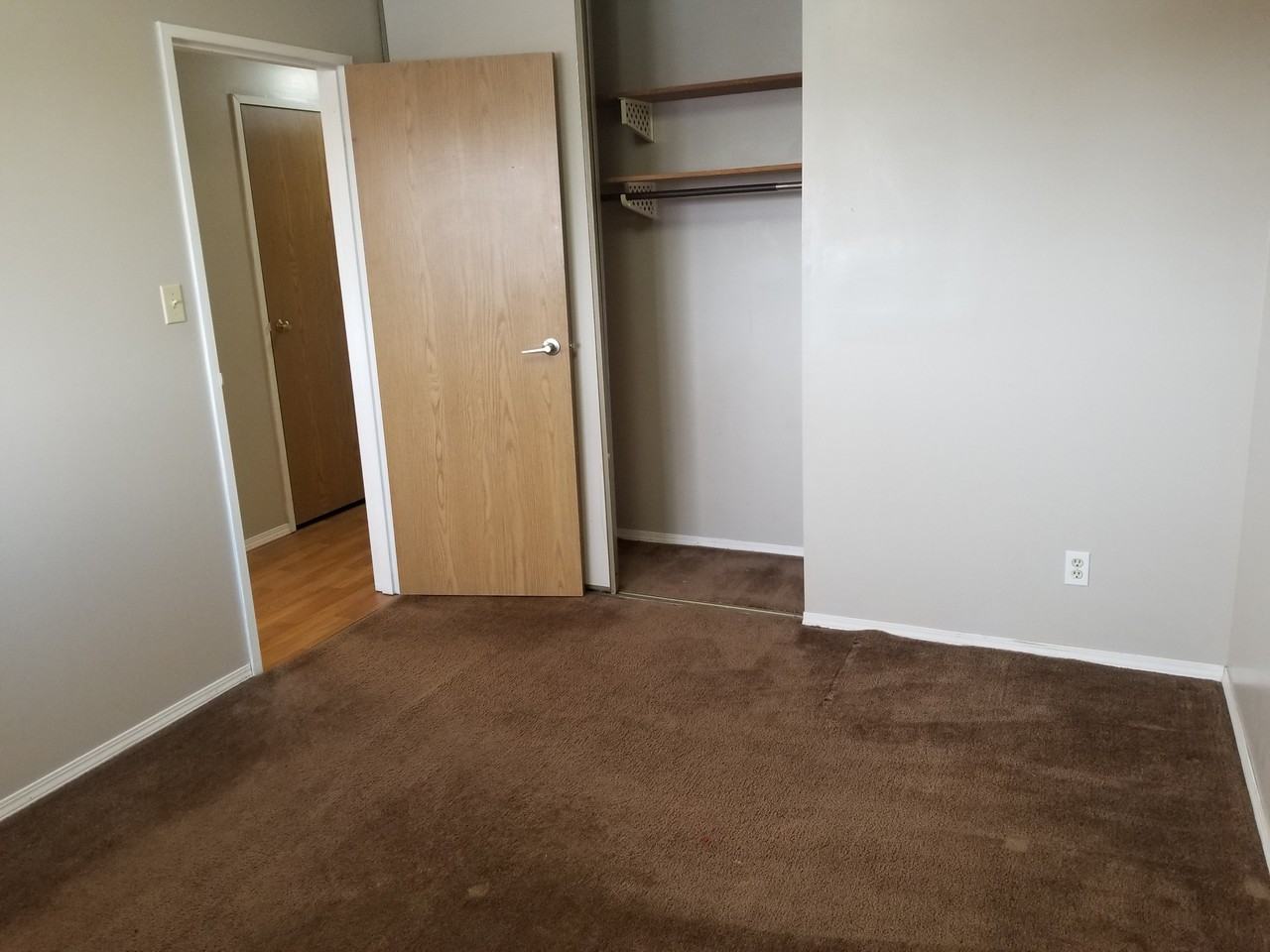 310 Stillwater Drive - Photo 6 of 12