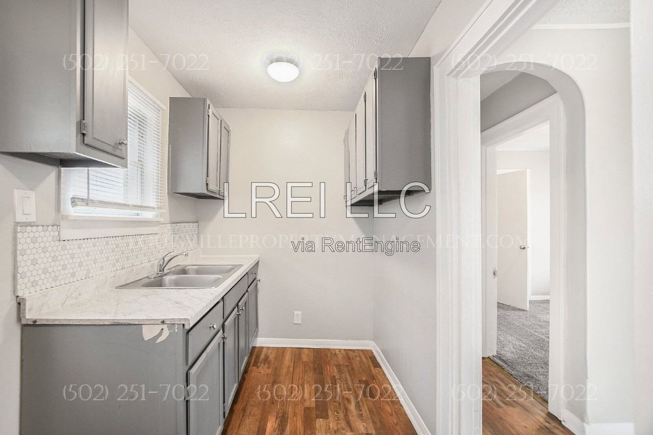 343 N 42nd St - Photo 4 of 14