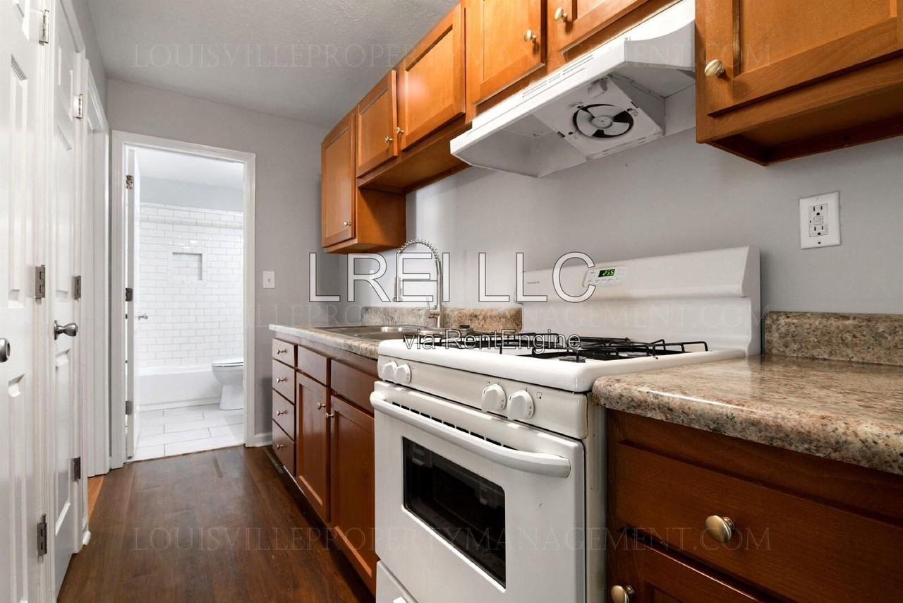 4408 S 1st St #5 - Photo 5 of 13