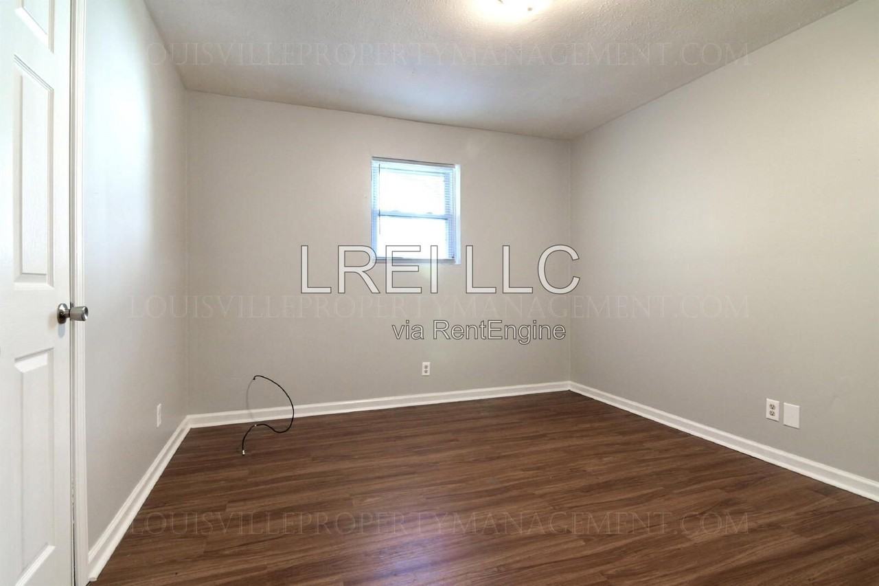 4408 S 1st St #5 - Photo 7 of 13