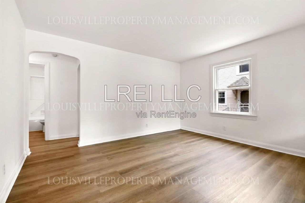 959 Mckinley Ave - Photo 3 of 22