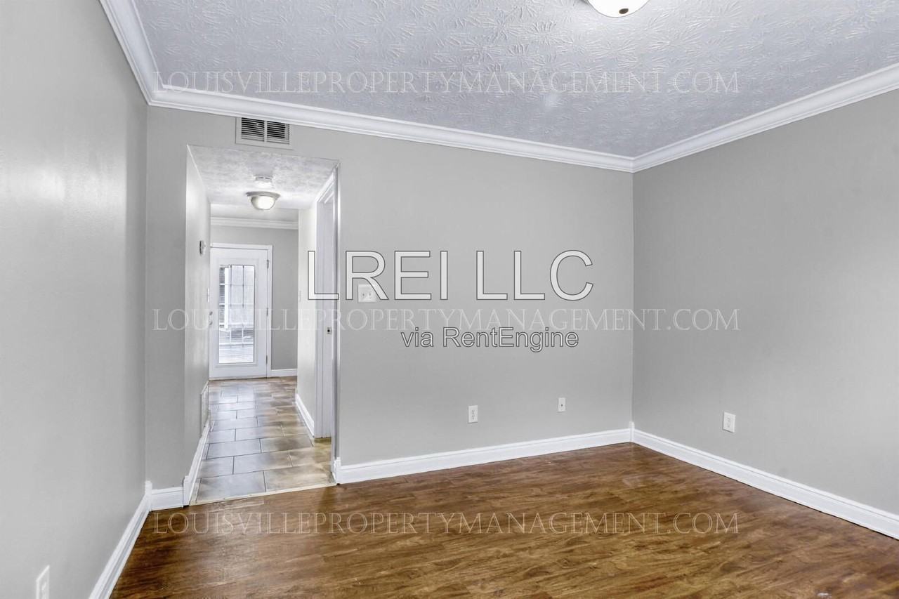 621 Westport Rd #9 - Photo 3 of 16