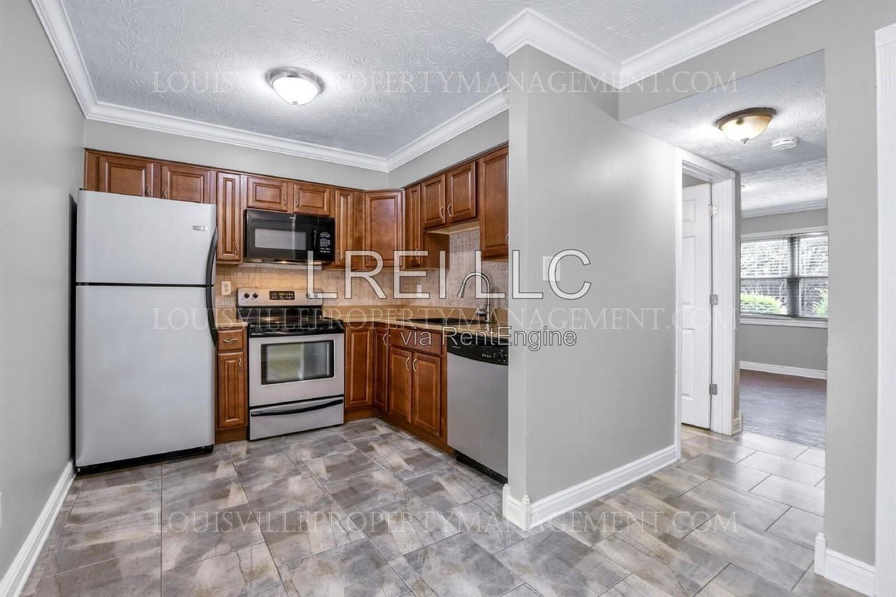 621 Westport Rd #9 - Photo 5 of 16