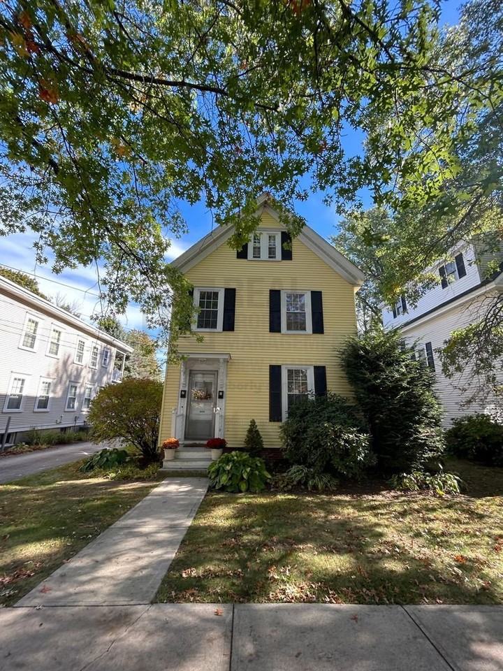 285 Richards Ave #1