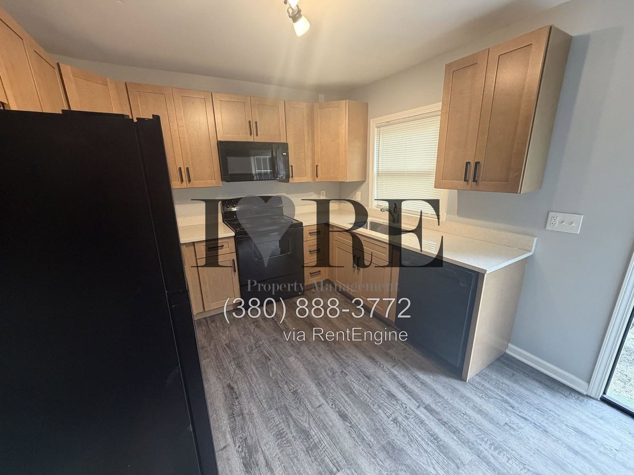 375 S Chillicothe St - Photo 2 of 17