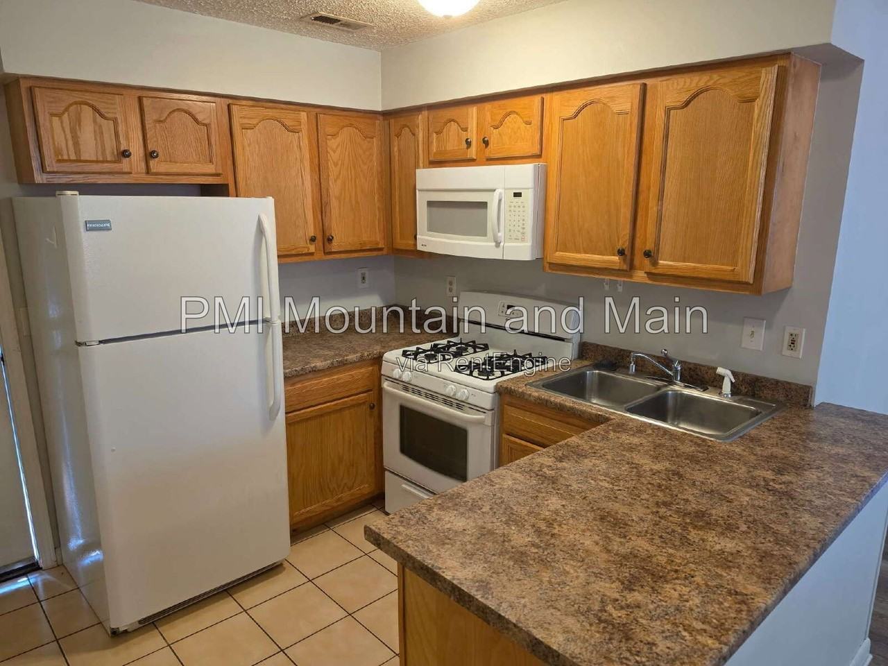 114 Fenner Ave #B - Photo 3 of 17
