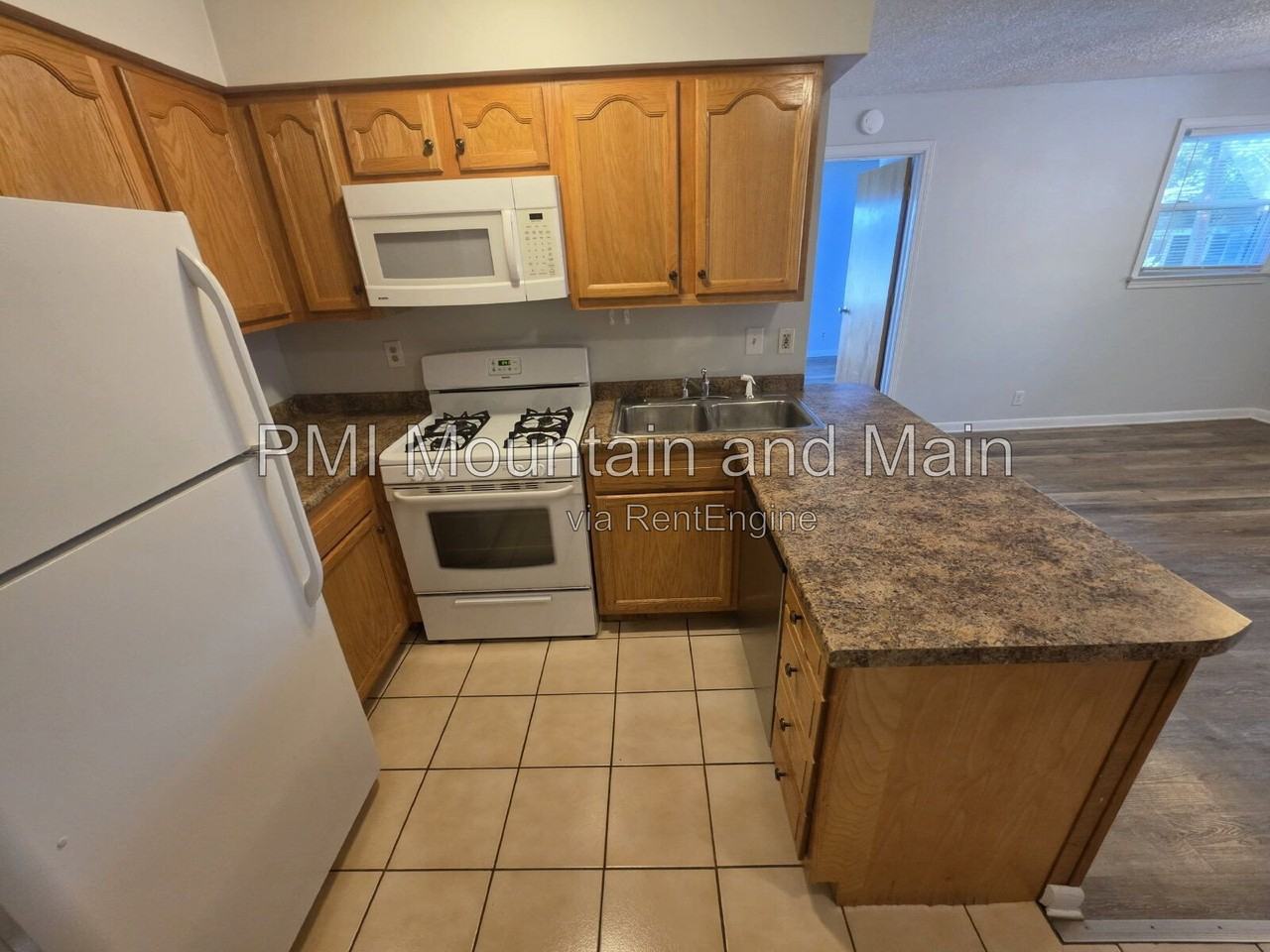 114 Fenner Ave #B - Photo 4 of 17