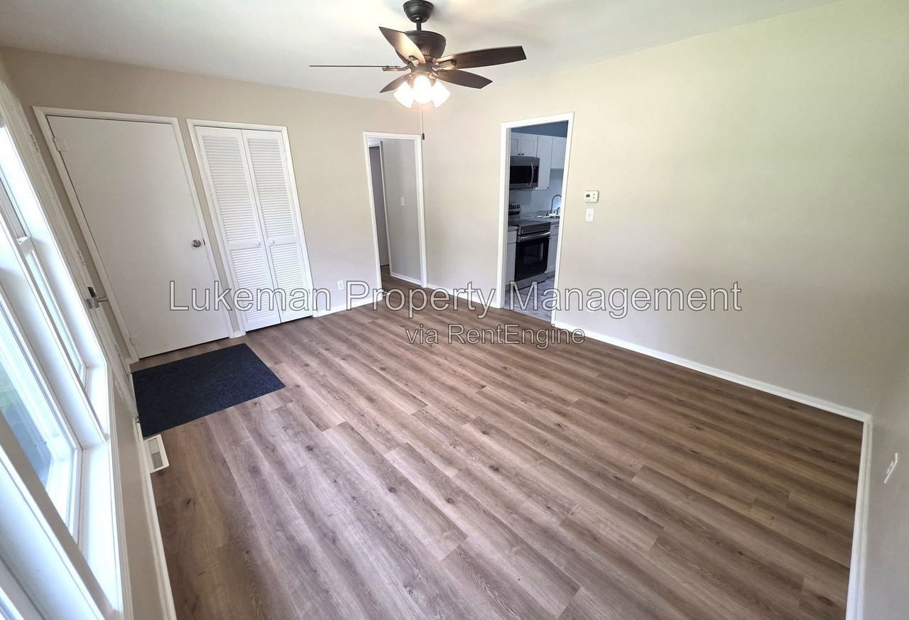 16 Arlington Dr - Photo 3 of 14