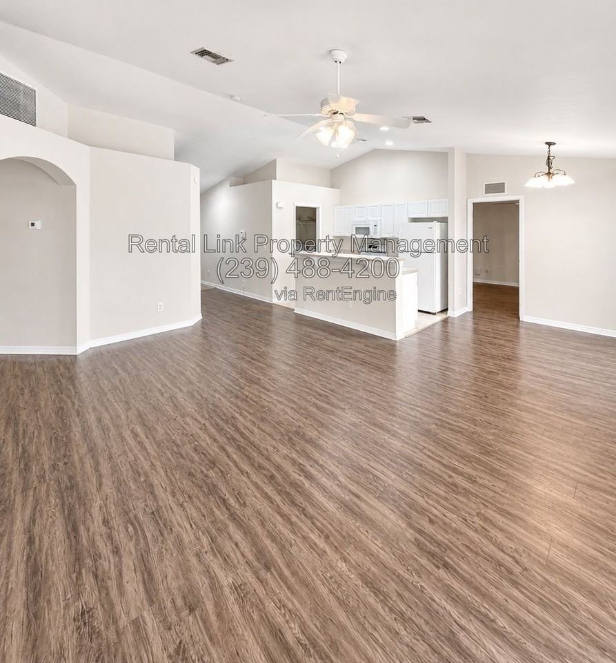 764 Breamer Ave S - Photo 5 of 50
