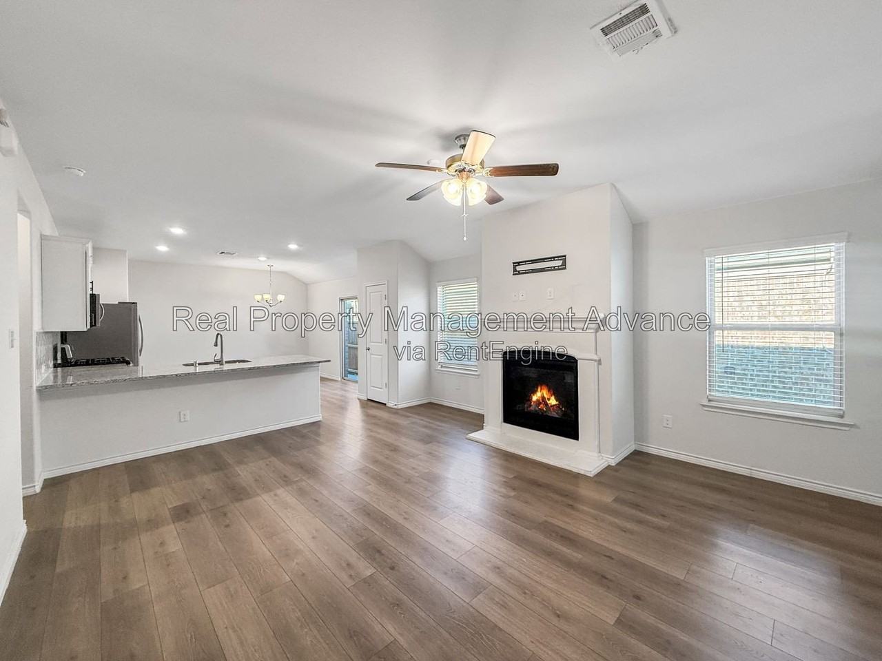 1824 Ferguson Ln - Photo 5 of 12