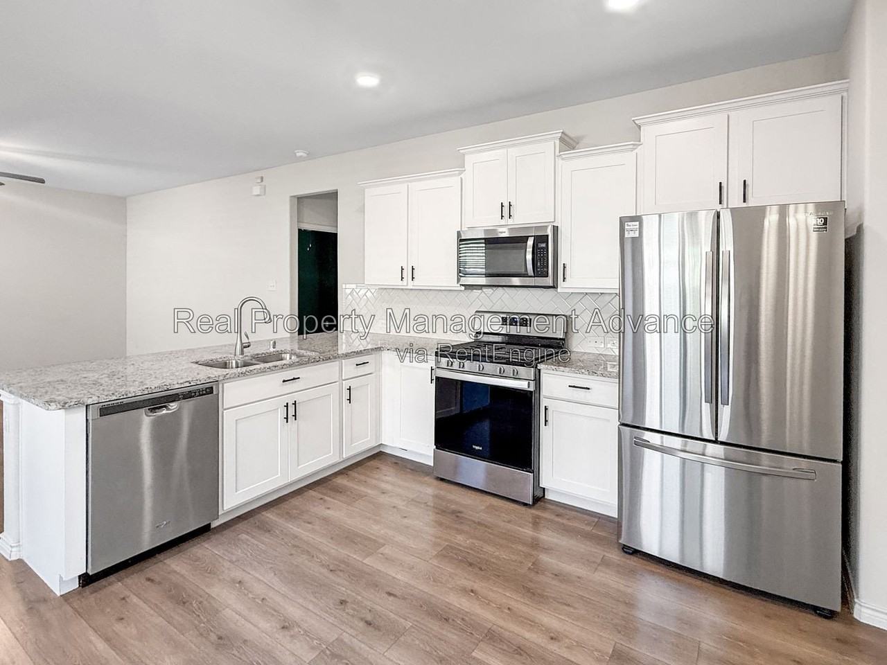 1824 Ferguson Ln - Photo 6 of 12