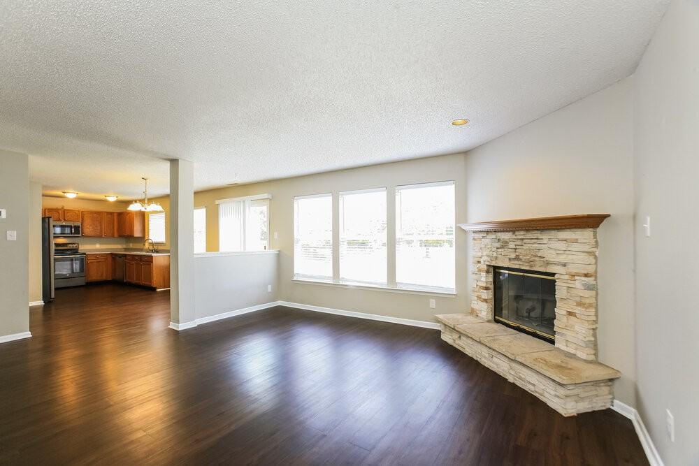 10214 Yosemite Ln - Photo 5 of 17