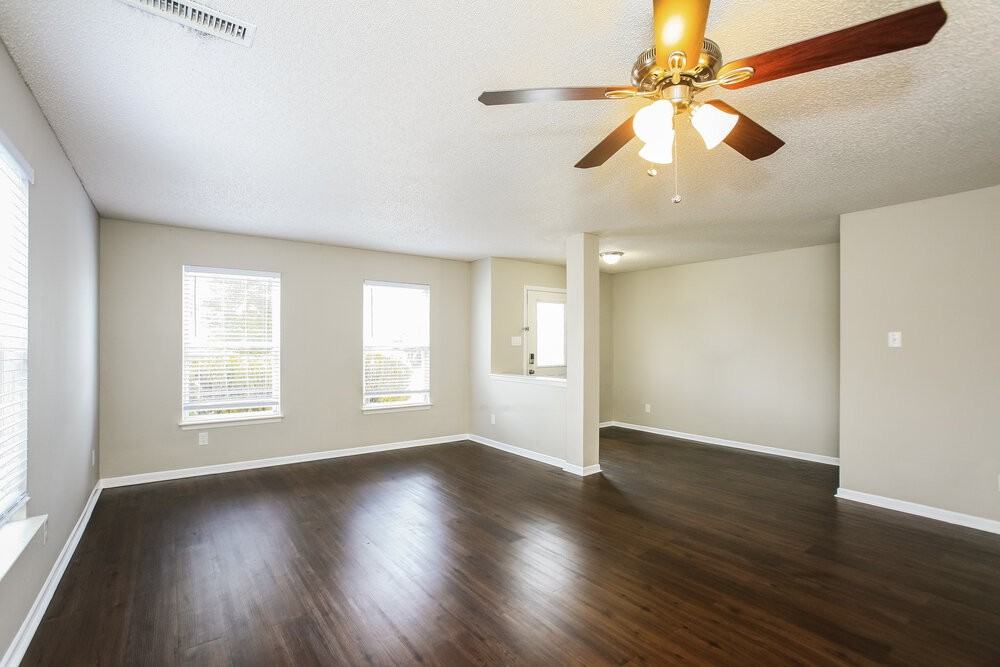 10214 Yosemite Ln - Photo 6 of 17