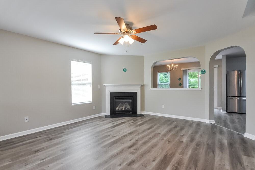 273 Woodcreek Ln - Photo 4 of 17