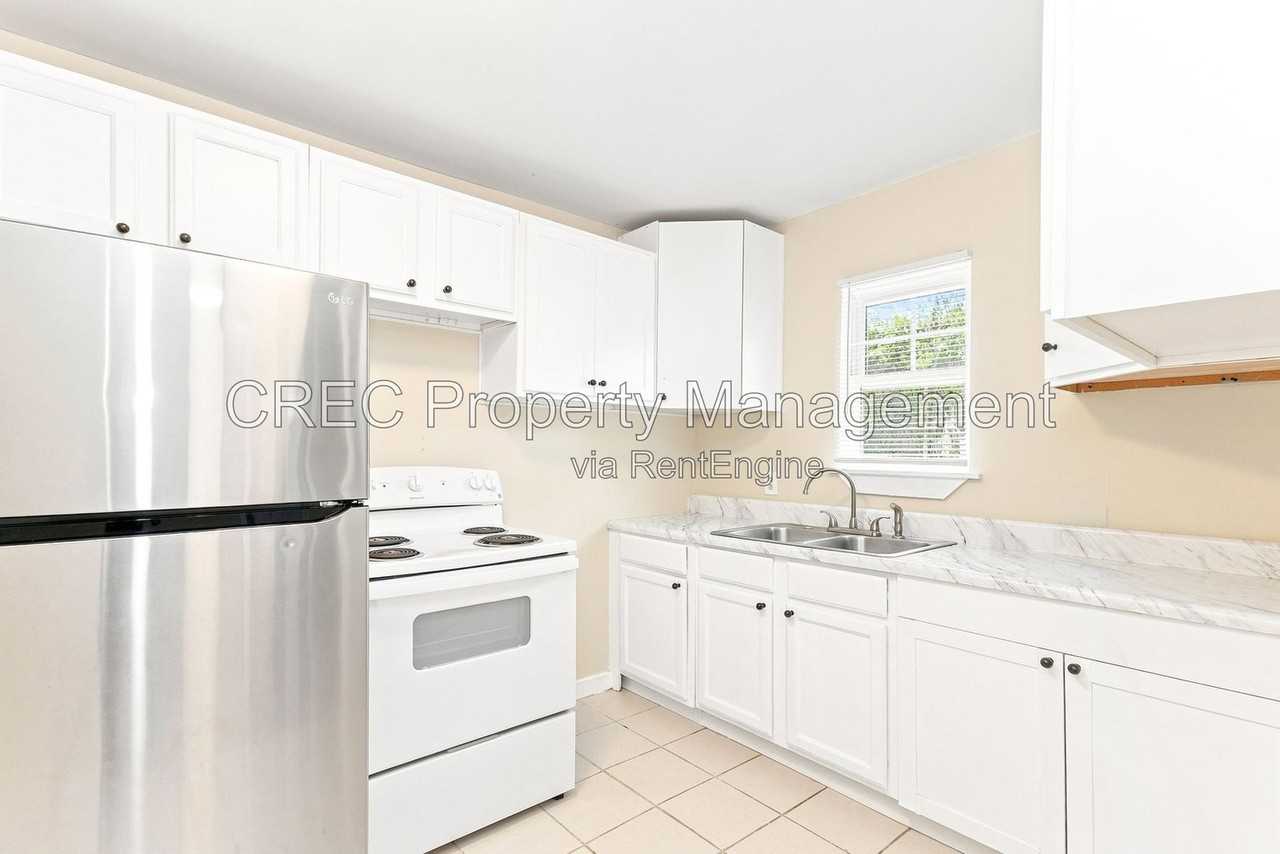 3302 Florida Ave #B - Photo 3 of 18