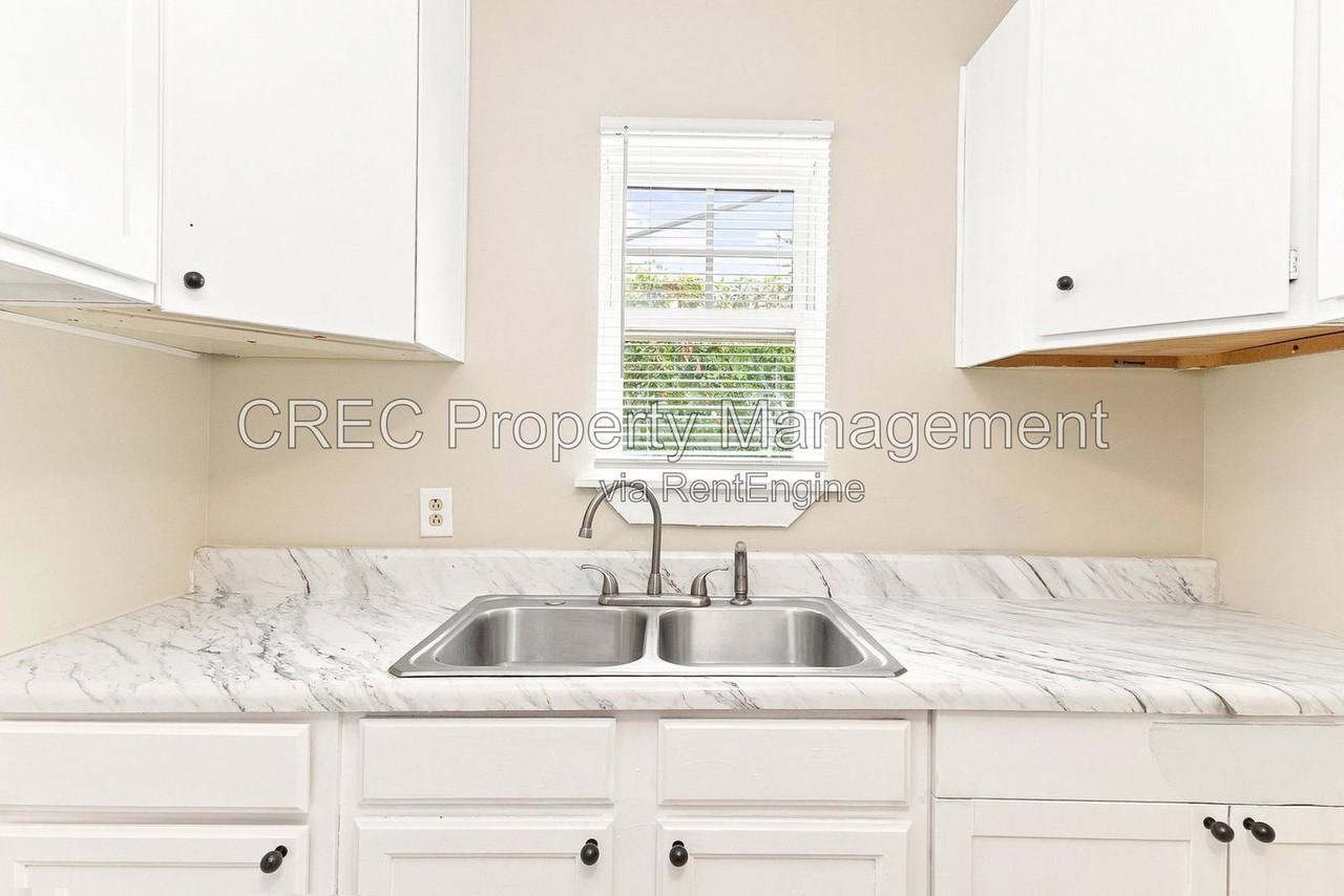 3302 Florida Ave #B - Photo 4 of 18