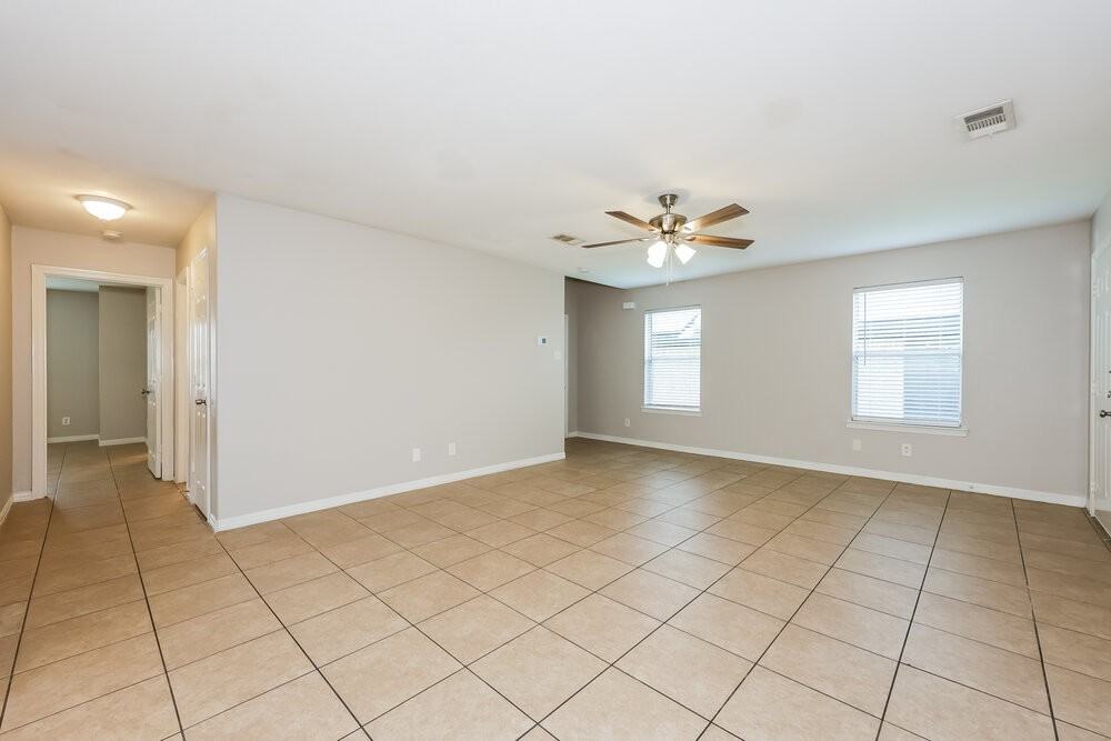 3004 Lawndale Dr - Photo 4 of 17