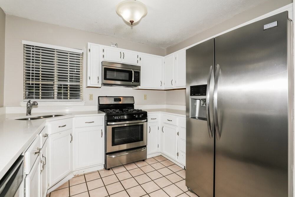 2917 Sunnyfield Ct - Photo 7 of 17