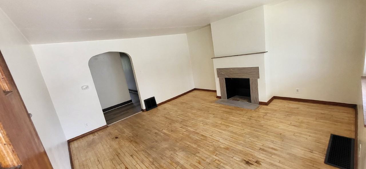 1603 Broadway - Photo 2 of 9