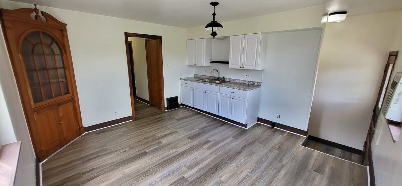 1603 Broadway - Photo 3 of 9