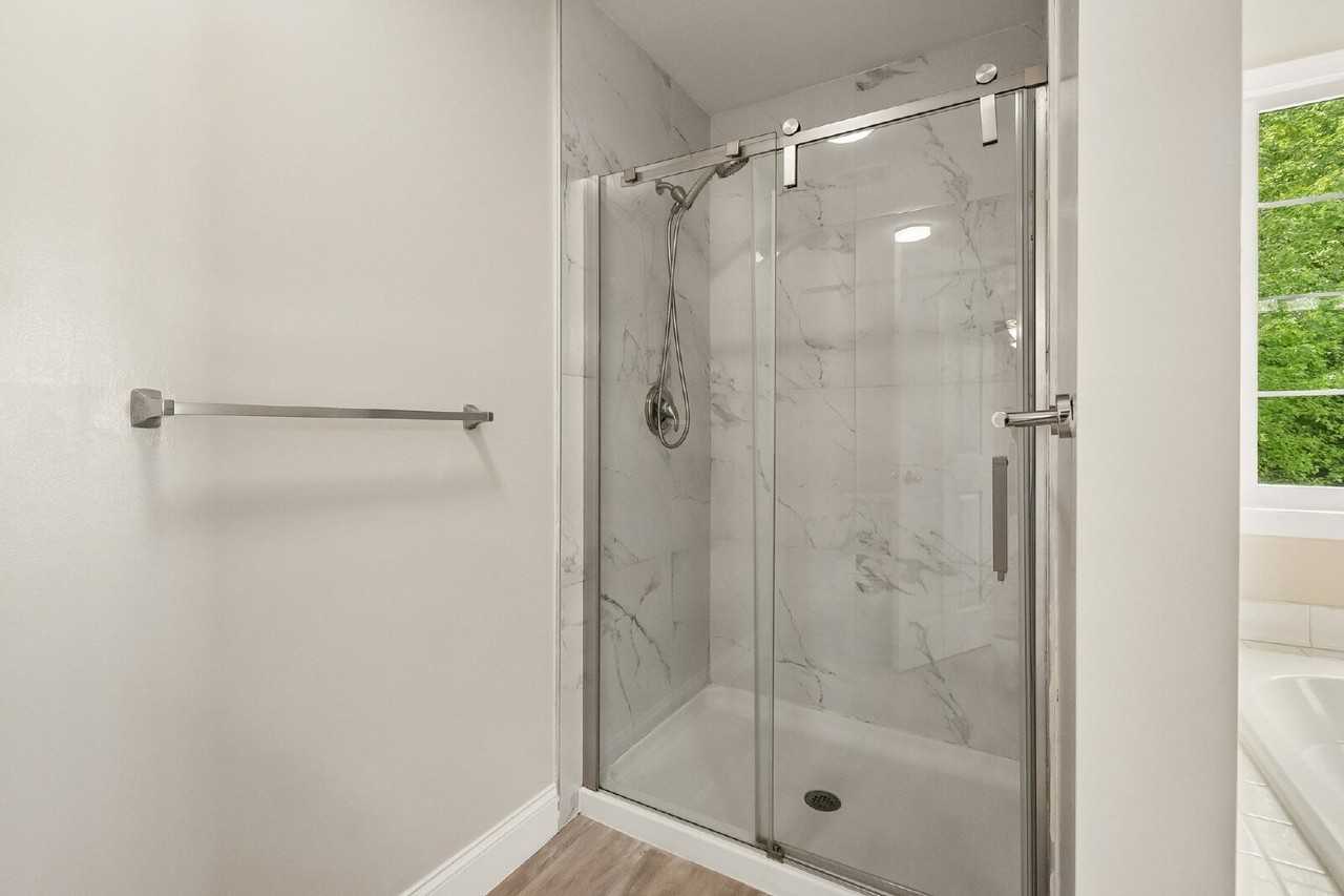 16069 Olmstead Ln - Photo 6 of 31