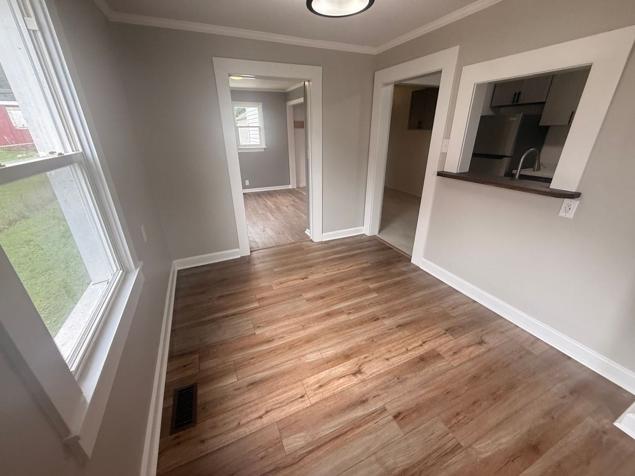 311 Clement St - Photo 7 of 27