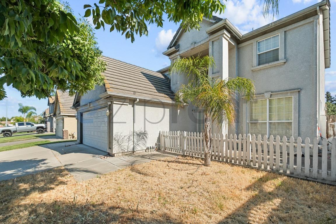 3712 Jarena Dr - Photo 4 of 38