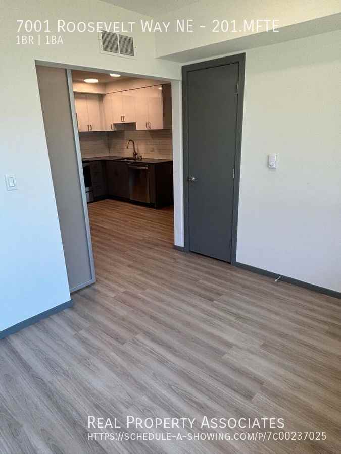 7001 Roosevelt Way Ne #201MFTE - Photo 6 of 16