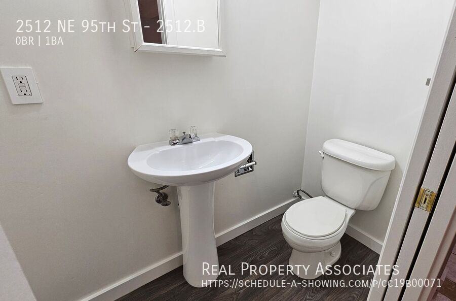 2512 Ne 95th St #2512B - Photo 5 of 9