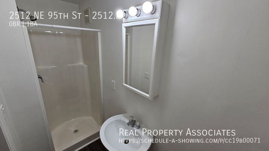 2512 Ne 95th St #2512B - Photo 7 of 9