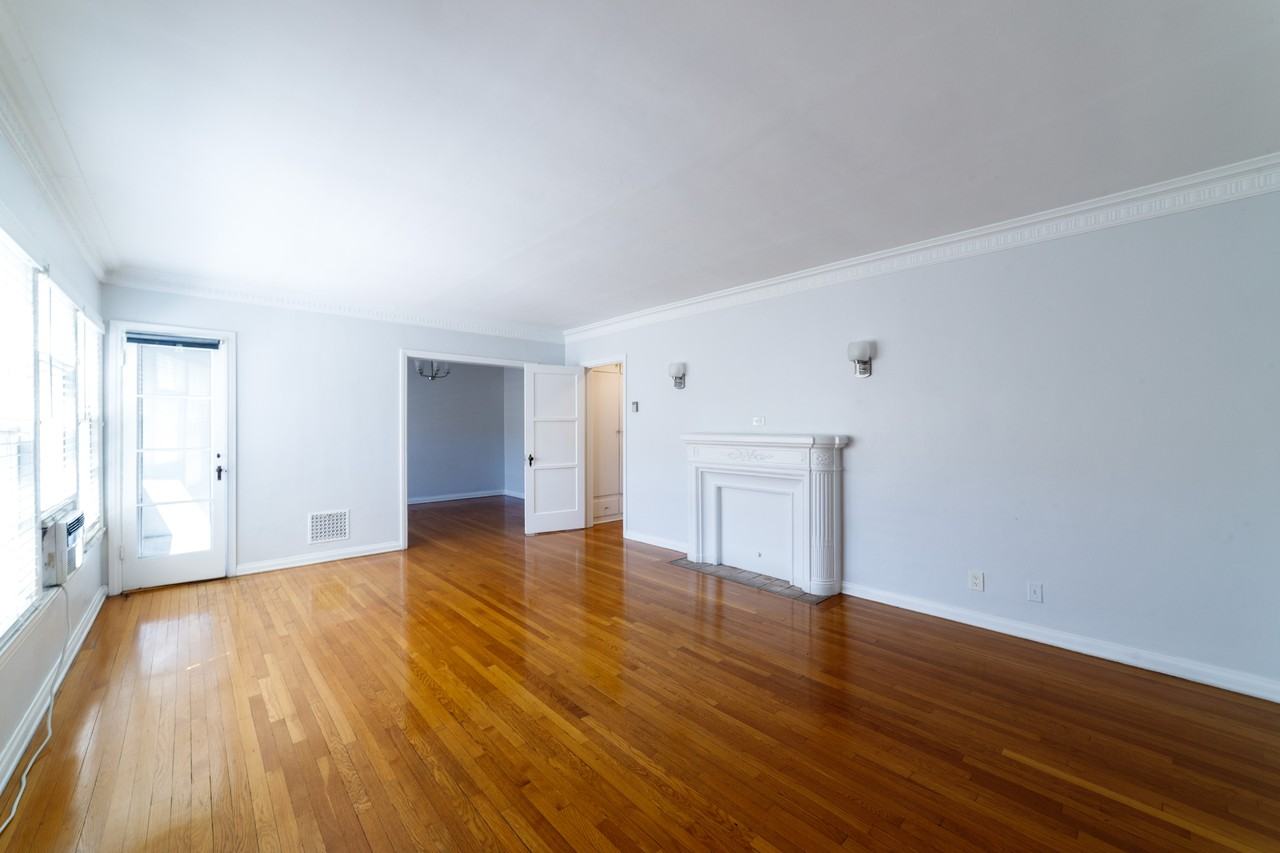 452 S New Hampshire Ave #3 - Photo 3 of 22