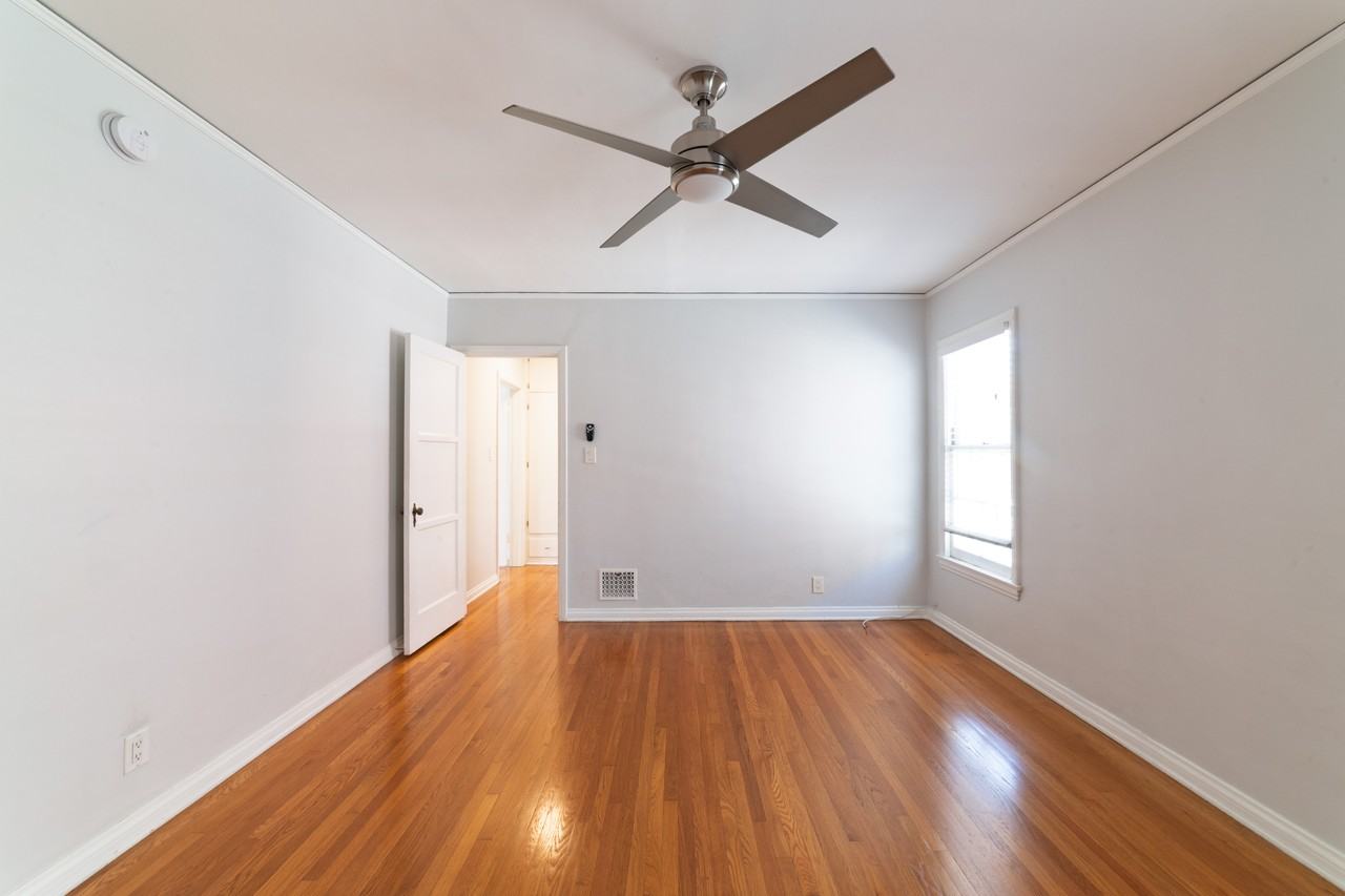 452 S New Hampshire Ave #3 - Photo 6 of 22