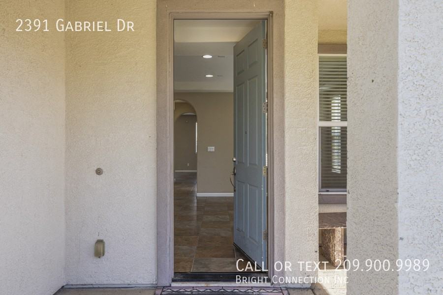 2391 Gabriel Dr - Photo 4 of 50