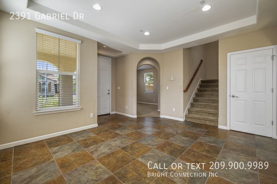 2391 Gabriel Dr - Photo 6 of 50