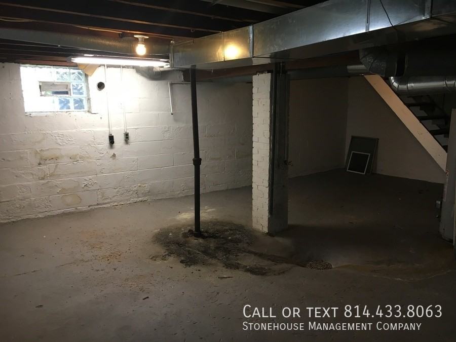 1404 E 8th St #2 - Photo 4 of 13