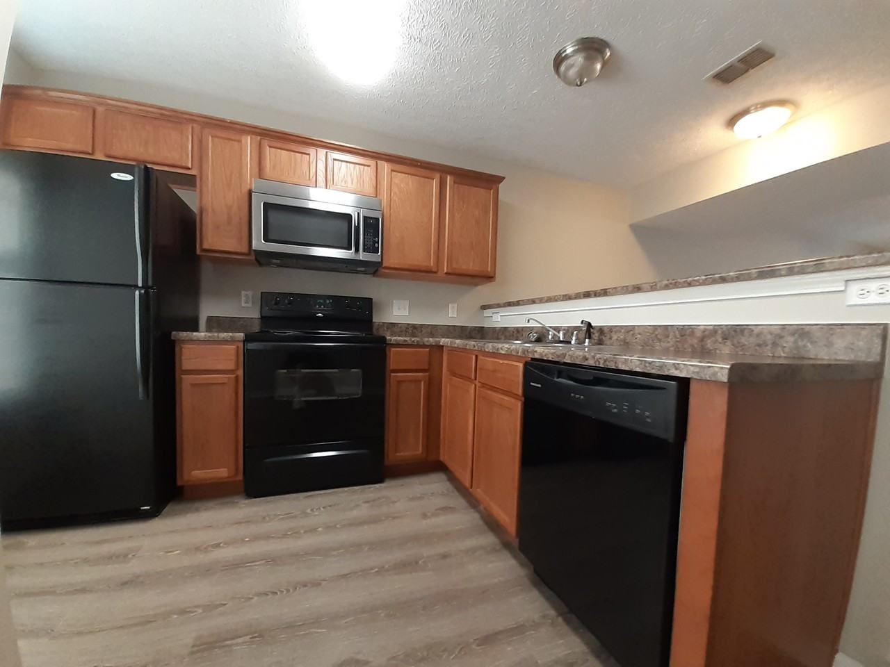 1305 Milwalkee Ct - Photo 3 of 22