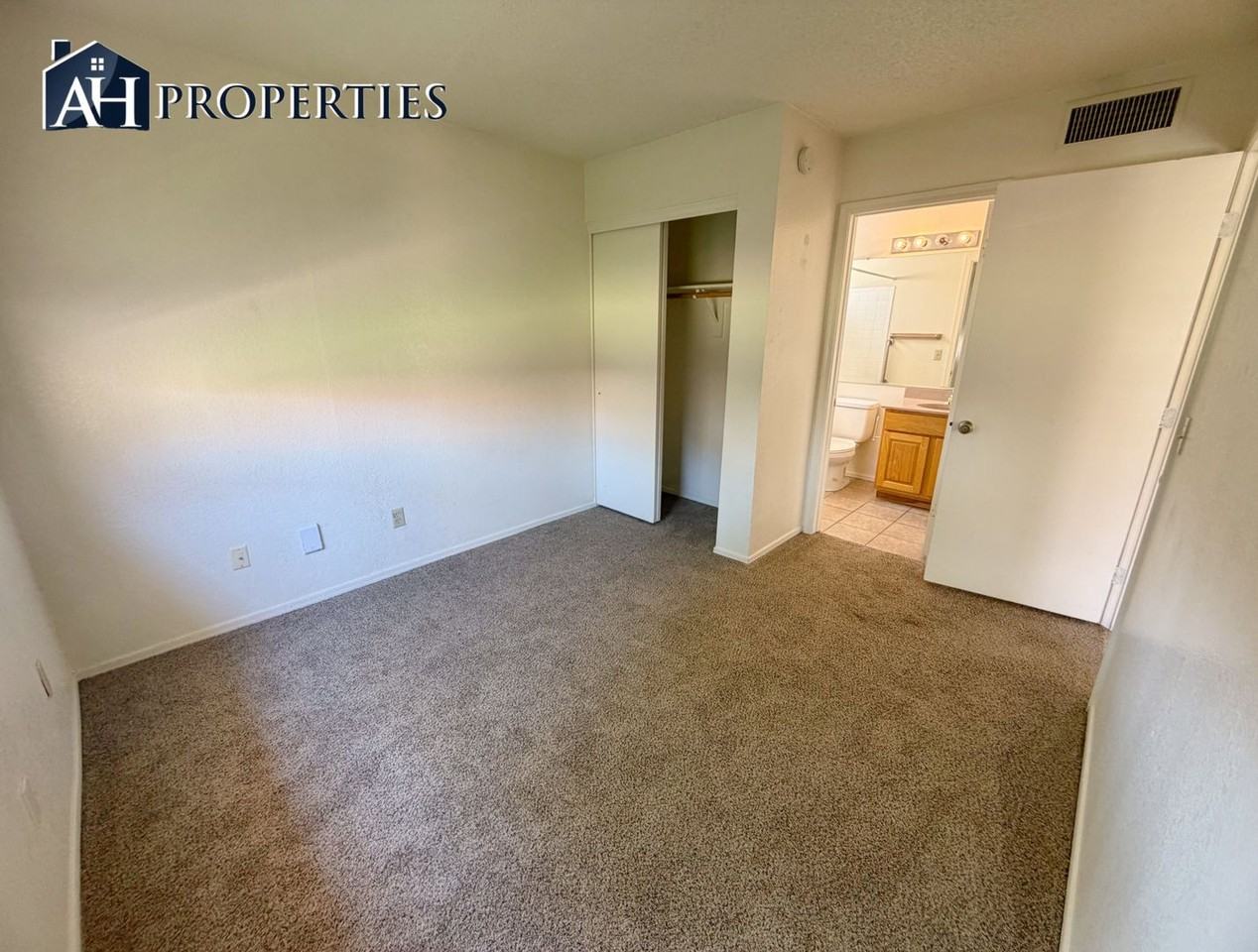 7203 W Kimberly Way - Photo 7 of 20