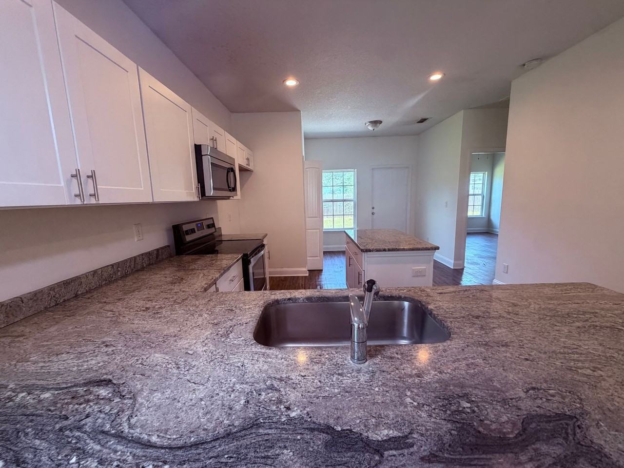 6609 Osceola St - Photo 6 of 14