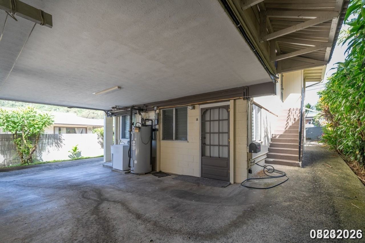 1835 Akone Pl #B - Photo 2 of 15