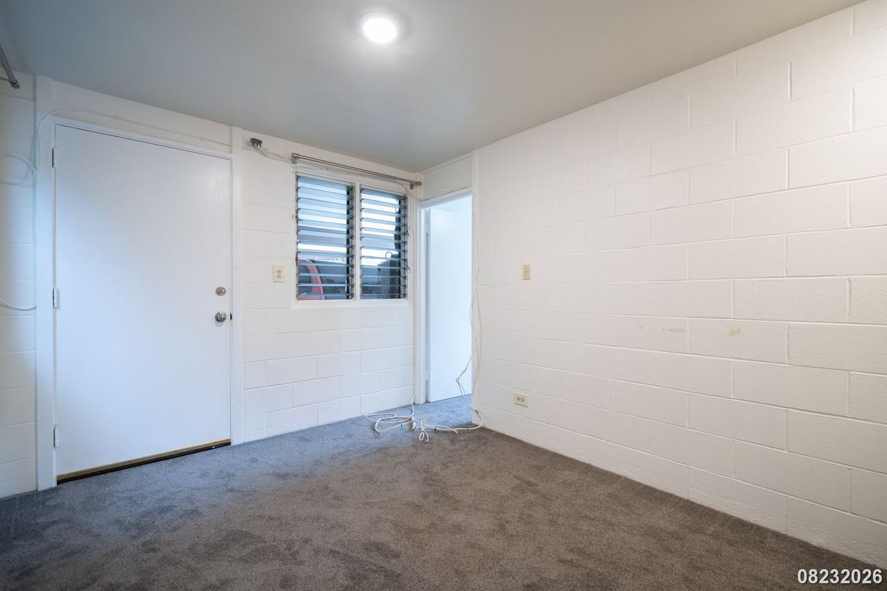 1835 Akone Pl #B - Photo 6 of 15