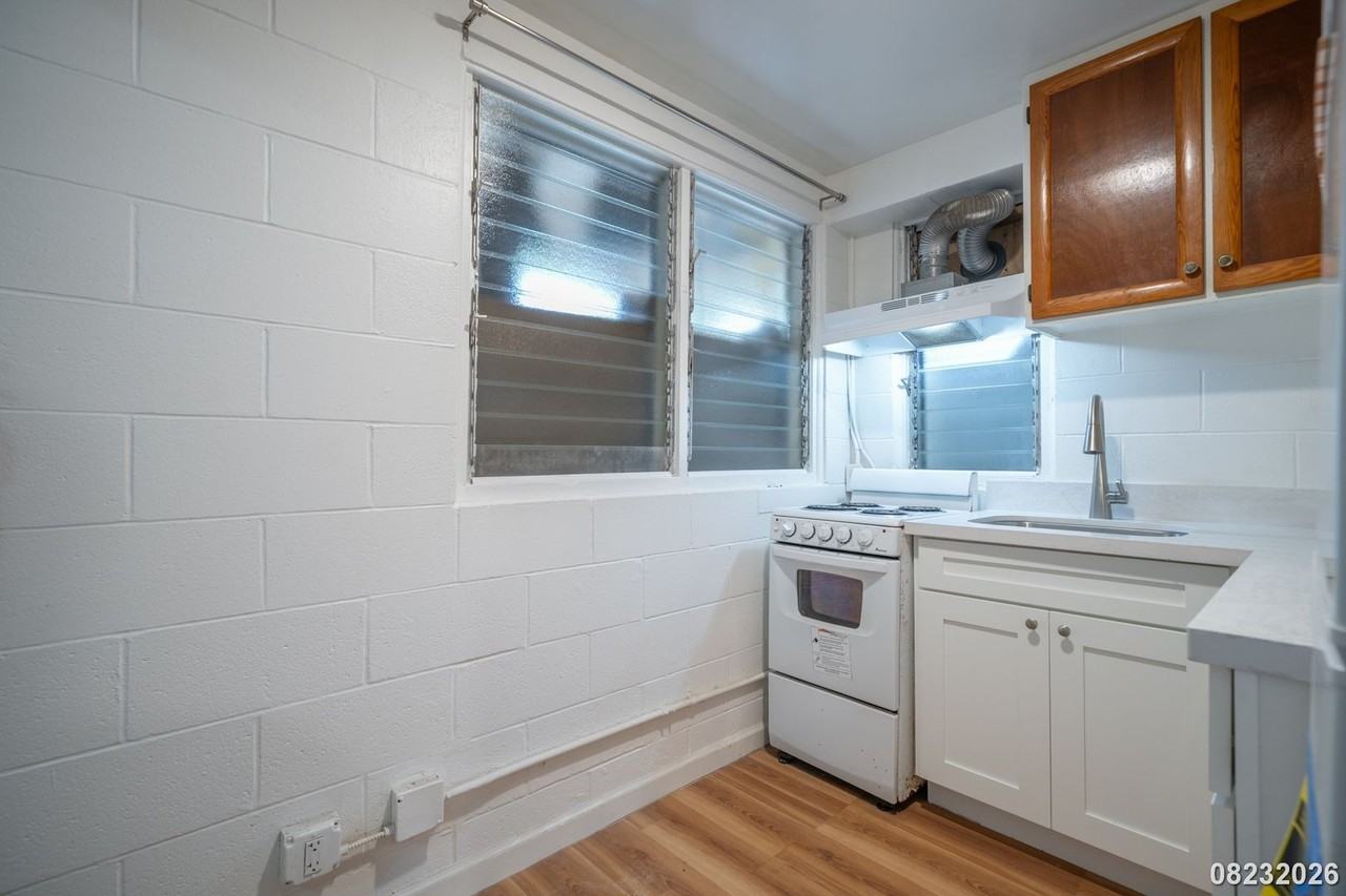 1835 Akone Pl #B - Photo 7 of 15