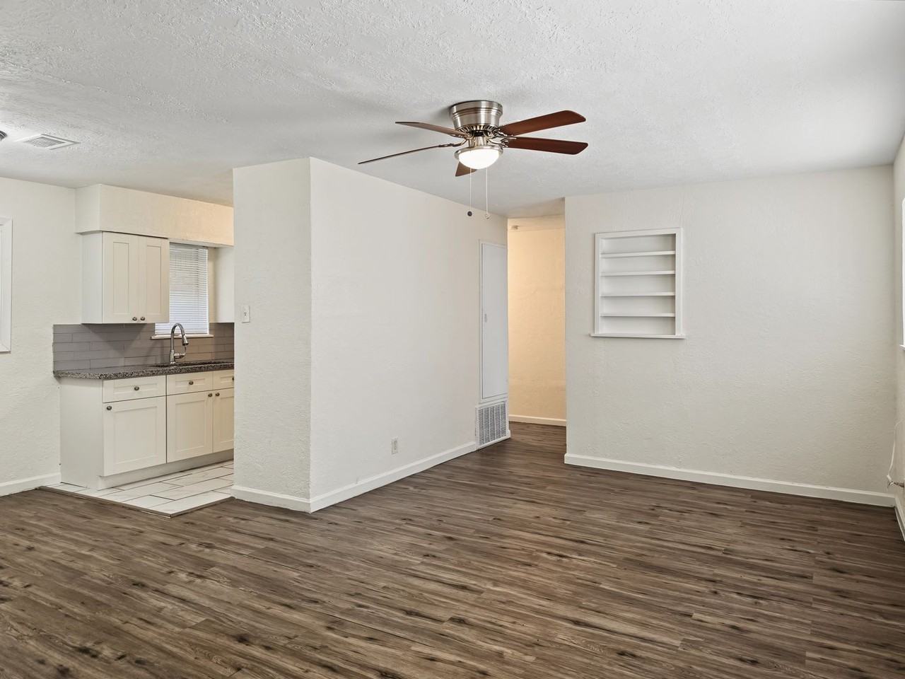 206 Prune St - Photo 2 of 19